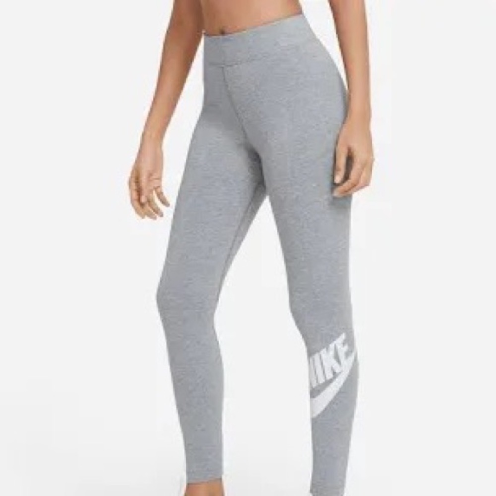 Nike Women's High-Waisted Logo Leggings